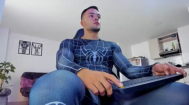 Snapshot of alexander_collin02 chatting on January 2025 01:30:01 PM alexander collin02 online show from January 2025 01:30:01 PM