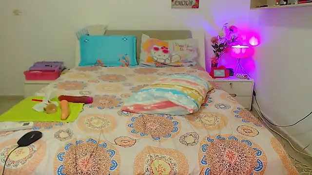 Kendralove31xxx online show from December 2024 04:55:01 AM