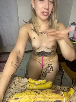 loira messi online show from February 2025 05:04:01 PM