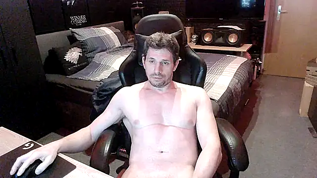Snapshot of dreamwallker21 chatting on April 2026 12:35:01 PM dreamwallker21 online show from April 2026 12:35:01 PM