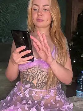 Snapshot of ObviouslyPeachy chatting on January 2025 01:56:01 PM ObviouslyPeachy online show from January 2025 01:56:01 PM