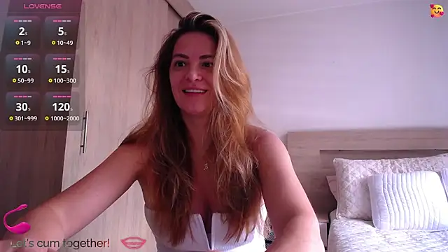 Snapshot of ParisW chatting on April 2026 04:44:02 PM ParisW online show from April 2026 04:44:02 PM