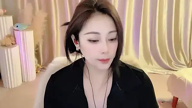 Daisy-77 online show from March 2025 06:12:02 PM