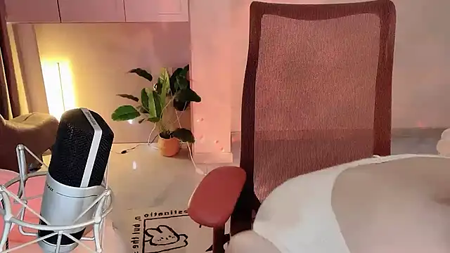 Daisy-77 online show from September 2025 05:33:02 AM