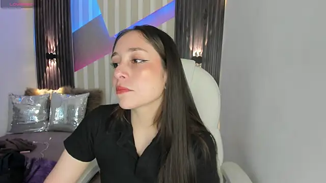 Snapshot of emily_layton chatting on February 2025 02:24:01 PM emily layton online show from February 2025 02:24:01 PM