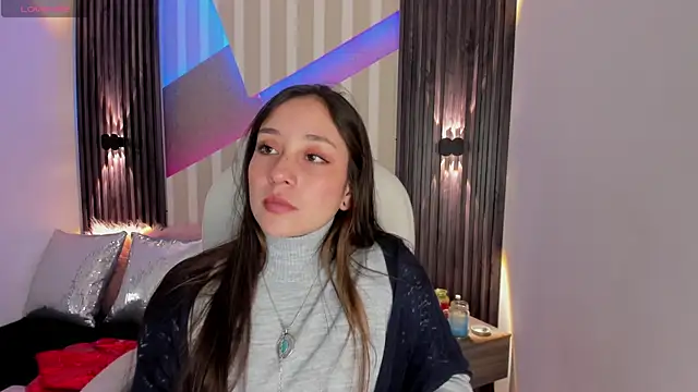 Snapshot of emily_layton chatting on February 2025 03:14:01 PM emily layton online show from February 2025 03:14:01 PM