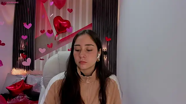 Snapshot of emily_layton chatting on February 2025 02:33:02 PM emily layton online show from February 2025 02:33:02 PM