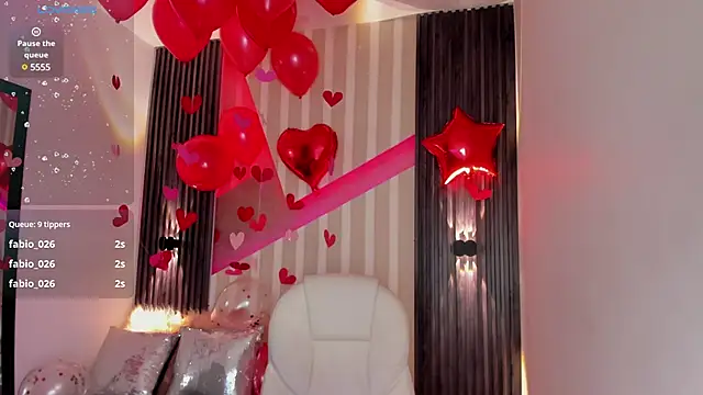 Snapshot of emily_layton chatting on February 2025 11:42:01 PM emily layton online show from February 2025 11:42:01 PM