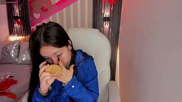 Snapshot of emily_layton chatting on February 2025 03:19:02 PM emily layton online show from February 2025 03:19:02 PM