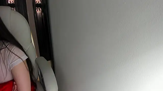 Snapshot of emily_layton chatting on March 2025 09:56:01 AM emily layton online show from March 2025 09:56:01 AM