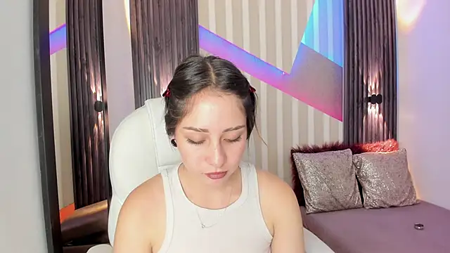 Snapshot of emily_layton chatting on September 2025 03:45:01 PM emily layton online show from September 2025 03:45:01 PM