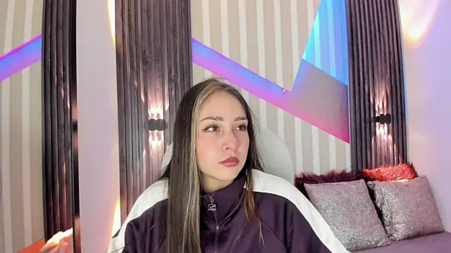 Snapshot of emily_layton chatting on October 2025 02:14:01 PM emily layton online show from October 2025 02:14:01 PM