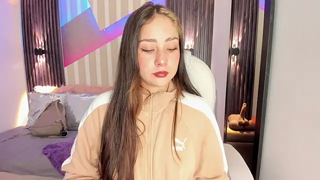 Snapshot of emily_layton chatting on October 2025 02:41:02 PM emily layton online show from October 2025 02:41:02 PM