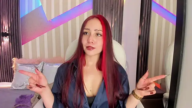 Snapshot of emily_layton chatting on October 2025 02:40:02 PM emily layton online show from October 2025 02:40:02 PM