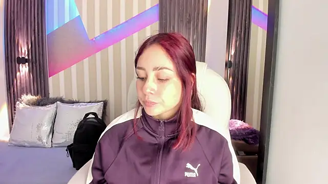 Snapshot of emily_layton chatting on November 2025 03:23:02 PM emily layton online show from November 2025 03:23:02 PM