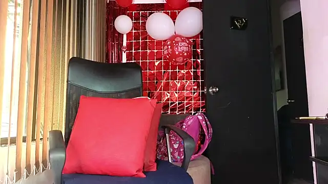 alondrabigtits online show from February 2026 12:12:01 PM