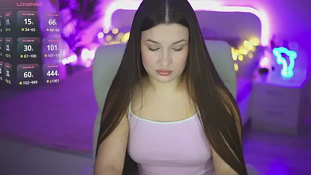 Snapshot of OneLaya chatting on September 2025 06:29:02 AM OneLaya online show from September 2025 06:29:02 AM