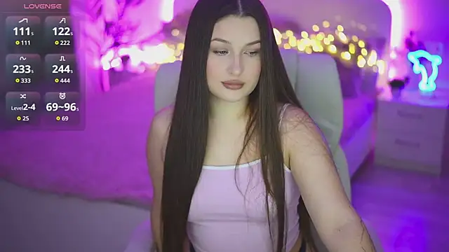 Snapshot of OneLaya chatting on October 2025 07:00:01 PM OneLaya online show from October 2025 07:00:01 PM