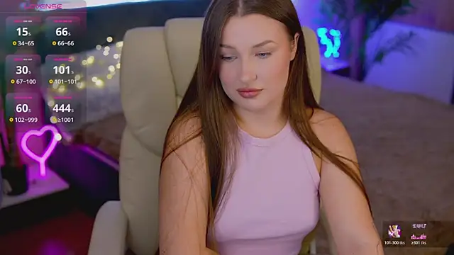 Snapshot of OneLaya chatting on October 2025 09:25:02 PM OneLaya online show from October 2025 09:25:02 PM