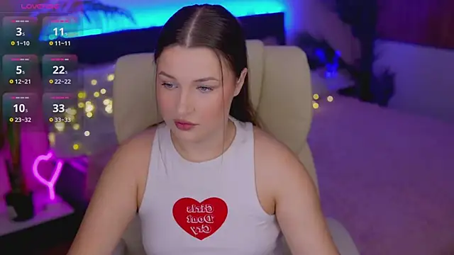 Snapshot of OneLaya chatting on November 2025 03:01:02 PM OneLaya online show from November 2025 03:01:02 PM