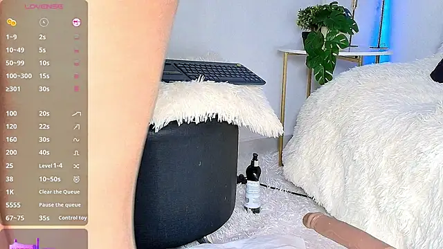 Snapshot of Alba_Olimpo chatting on June 2026 05:40:02 PM Alba Olimpo online show from June 2026 05:40:02 PM