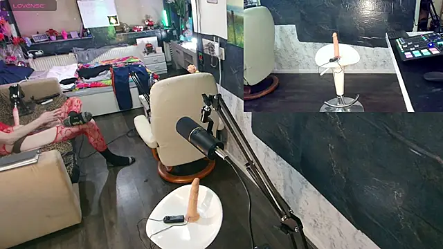 Snapshot of Doggyray44 chatting on December 2024 01:25:01 AM Doggyray44 online show from December 2024 01:25:01 AM