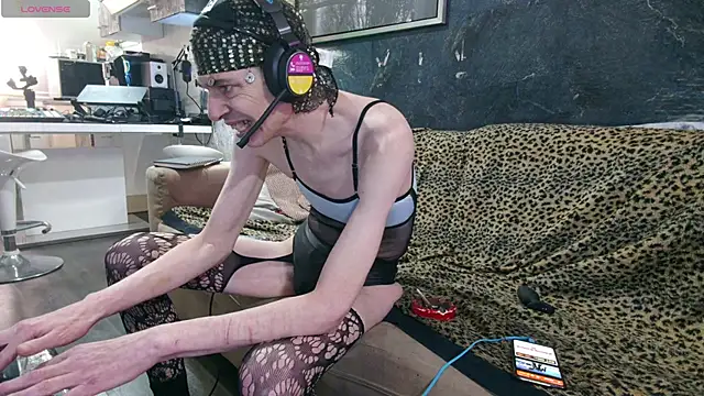 Snapshot of Doggyray44 chatting on January 2025 08:57:02 AM Doggyray44 online show from January 2025 08:57:02 AM