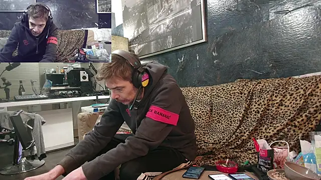 Snapshot of Doggyray44 chatting on February 2025 05:38:01 AM Doggyray44 online show from February 2025 05:38:01 AM