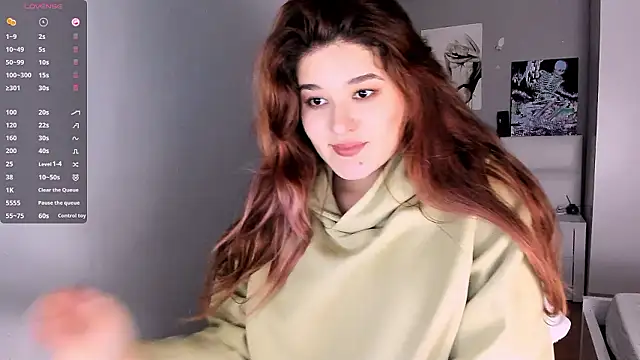 Snapshot of July_Slowdive chatting on December 2024 02:28:01 PM July Slowdive online show from December 2024 02:28:01 PM