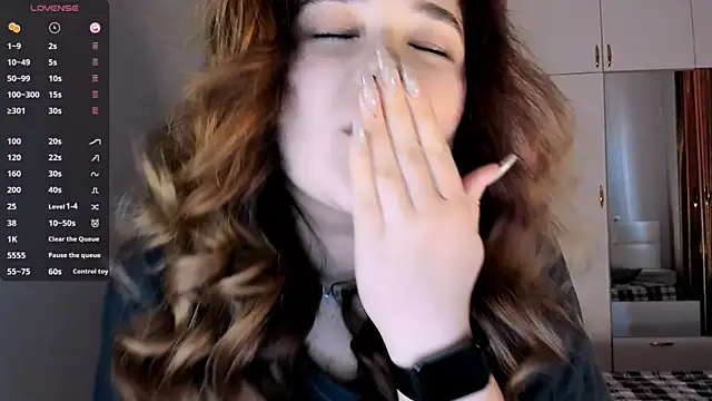 Snapshot of July_Slowdive chatting on January 2025 11:17:01 AM July Slowdive online show from January 2025 11:17:01 AM