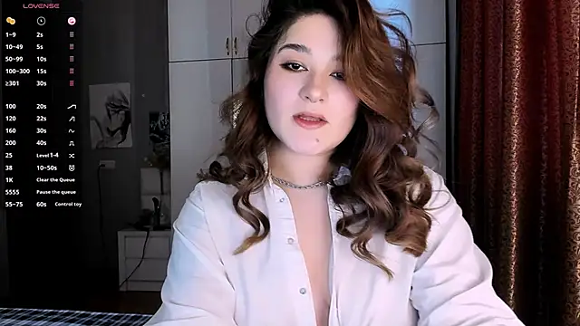 Snapshot of July_Slowdive chatting on March 2025 11:08:01 AM July Slowdive online show from March 2025 11:08:01 AM