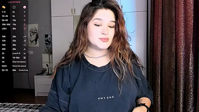 Snapshot of July_Slowdive chatting on March 2025 12:40:02 PM July Slowdive online show from March 2025 12:40:02 PM