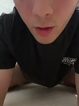 Snapshot of doraysl chatting on April 2026 04:37:02 PM doraysl online show from April 2026 04:37:02 PM