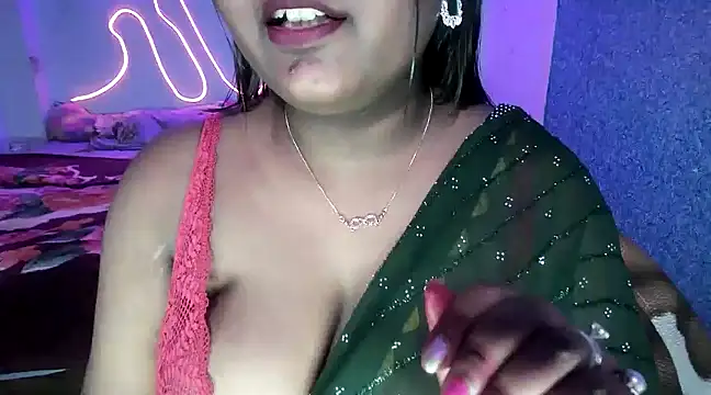 Snapshot of expression_queen chatting on December 2024 06:48:02 PM expression queen online show from December 2024 06:48:02 PM