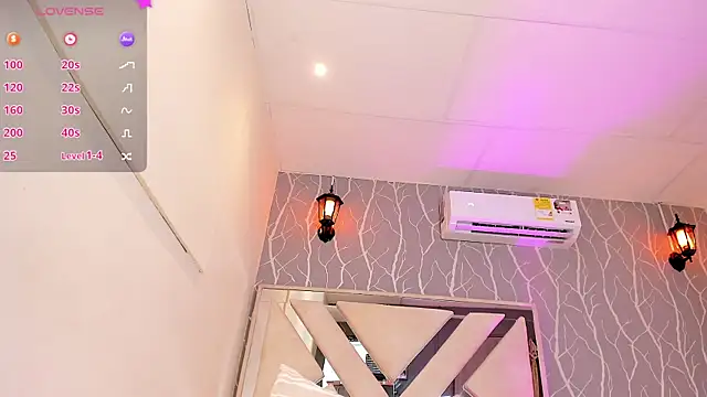 Snapshot of vanessa_guzman2 chatting on February 2025 06:48:02 PM vanessa guzman2 online show from February 2025 06:48:02 PM