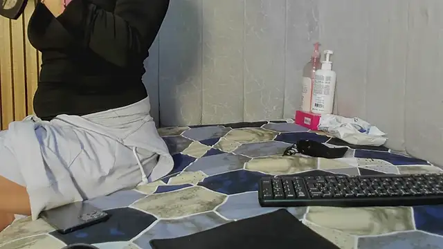 Snapshot of celeste_jhons chatting on March 2026 10:15:01 PM celeste jhons online show from March 2026 10:15:01 PM