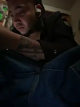 Snapshot of KeptupHack chatting on April 2026 05:02:02 PM KeptupHack online show from April 2026 05:02:02 PM