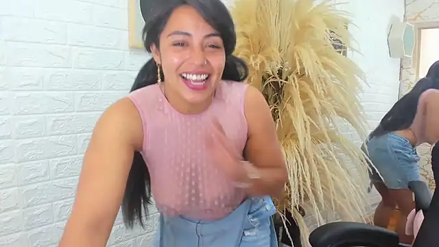 Snapshot of Aisha_09 chatting on January 2025 06:45:02 PM Aisha 09 online show from January 2025 06:45:02 PM