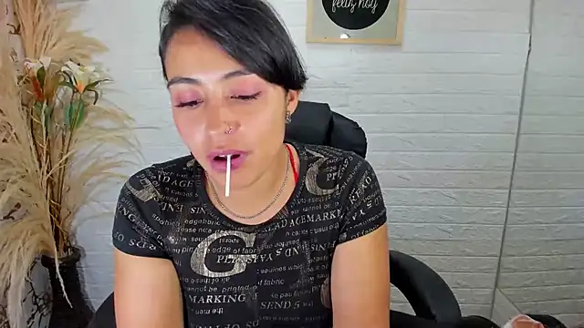 Snapshot of Aisha_09 chatting on February 2025 07:52:02 PM Aisha 09 online show from February 2025 07:52:02 PM