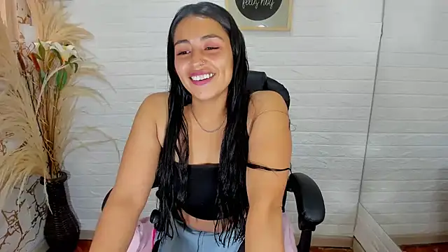 Snapshot of Aisha_09 chatting on February 2025 06:49:02 PM Aisha 09 online show from February 2025 06:49:02 PM