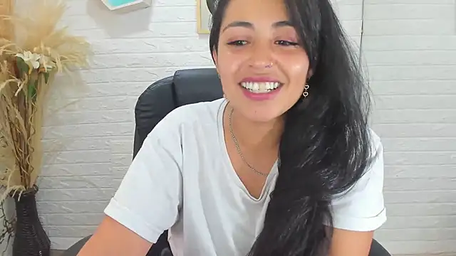 Snapshot of Aisha_09 chatting on February 2025 08:22:01 PM Aisha 09 online show from February 2025 08:22:01 PM