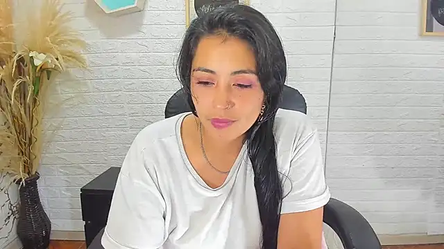 Snapshot of Aisha_09 chatting on February 2025 06:00:02 PM Aisha 09 online show from February 2025 06:00:02 PM