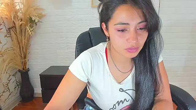 Snapshot of Aisha_09 chatting on March 2025 02:55:01 PM Aisha 09 online show from March 2025 02:55:01 PM