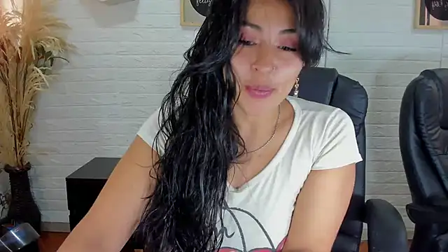 Snapshot of Aisha_09 chatting on March 2025 02:34:02 PM Aisha 09 online show from March 2025 02:34:02 PM