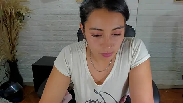 Snapshot of Aisha_09 chatting on March 2025 06:56:02 PM Aisha 09 online show from March 2025 06:56:02 PM