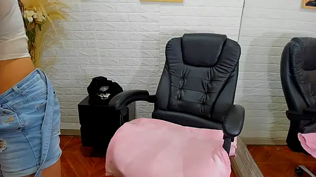 Snapshot of Aisha_09 chatting on March 2025 03:14:02 PM Aisha 09 online show from March 2025 03:14:02 PM