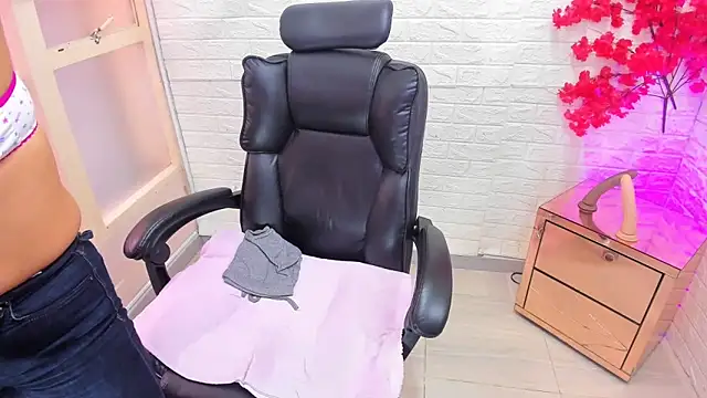 Snapshot of Aisha_09 chatting on March 2026 03:51:01 PM Aisha 09 online show from March 2026 03:51:01 PM