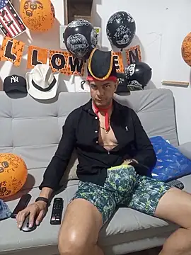 Snapshot of latinmartin73 chatting on October 2025 01:53:02 AM latinmartin73 online show from October 2025 01:53:02 AM