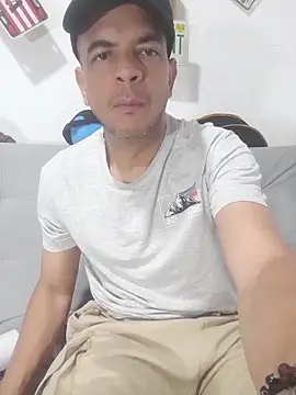 Snapshot of latinmartin73 chatting on November 2025 02:39:02 AM latinmartin73 online show from November 2025 02:39:02 AM