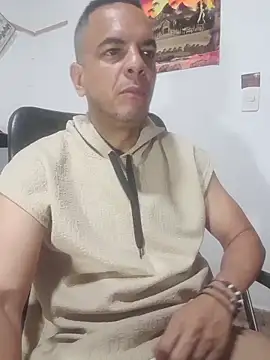 Snapshot of latinmartin73 chatting on November 2025 02:45:02 AM latinmartin73 online show from November 2025 02:45:02 AM